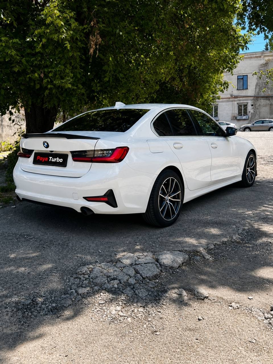 BMW 330i