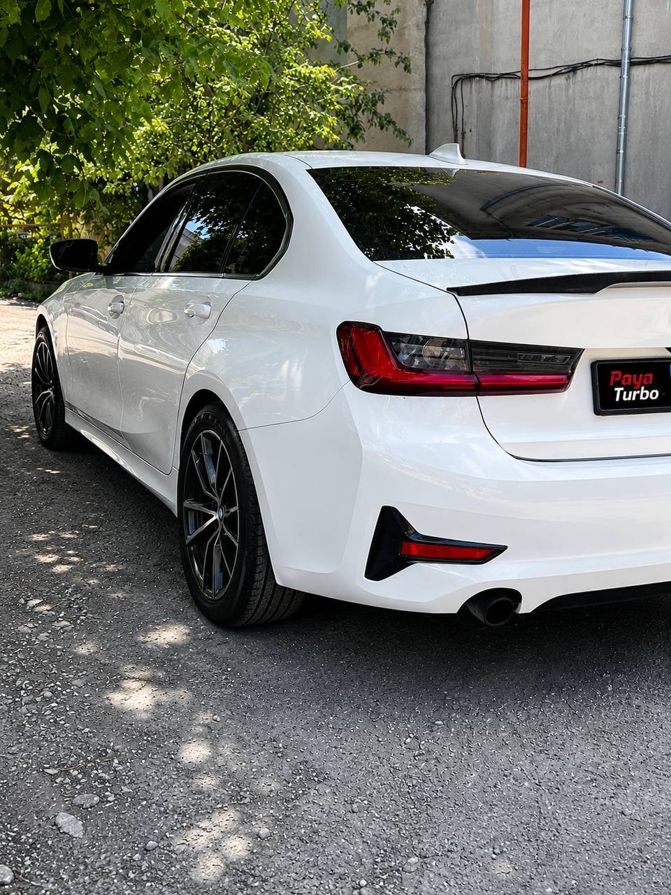 BMW 330i