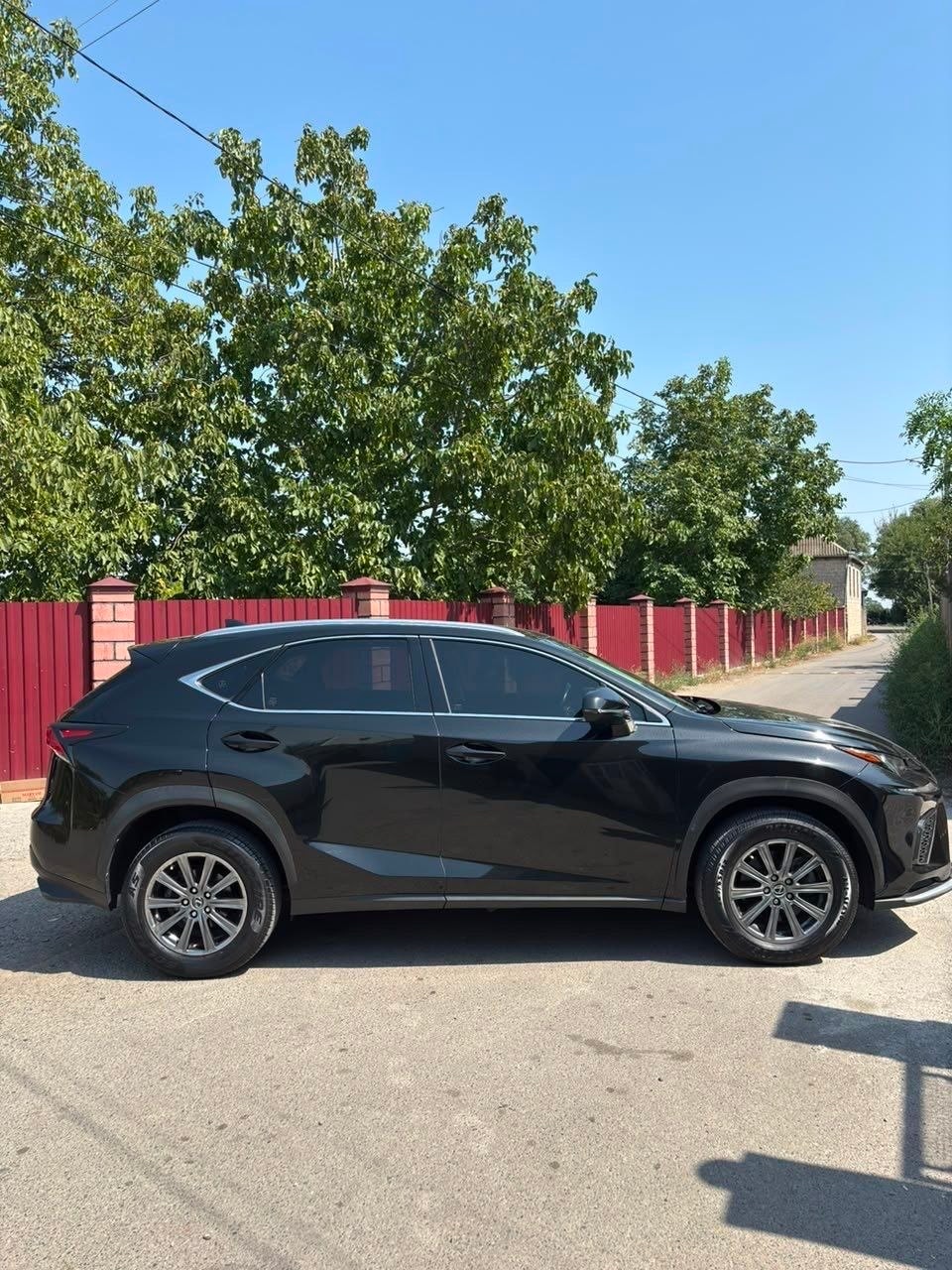 لکسوس NX300