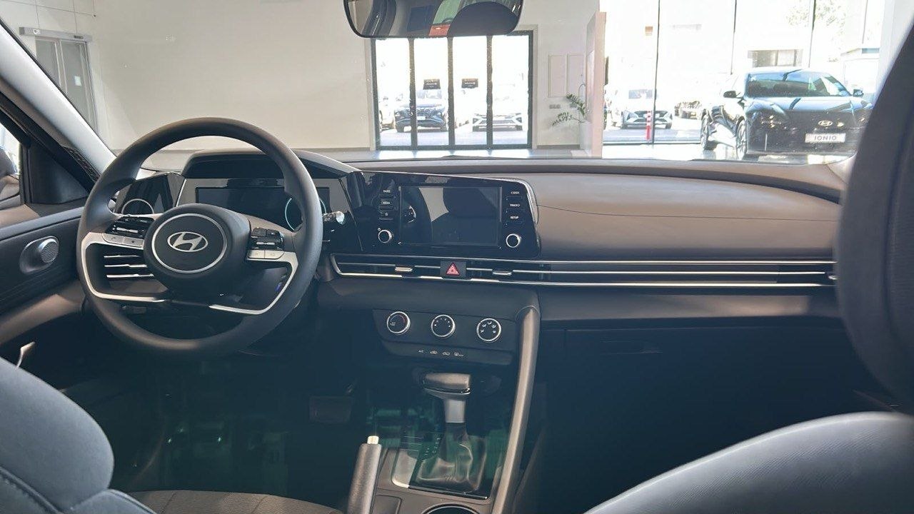 هیوندای Elantra